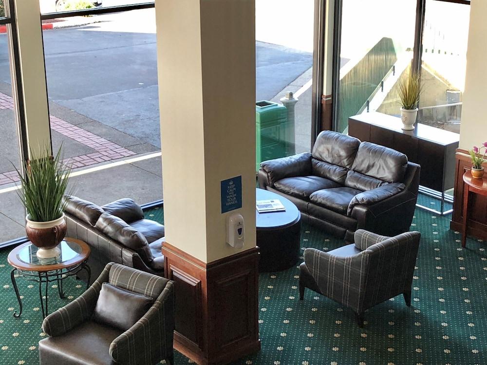 Rogue Regency Inn & Suites Medford Dış mekan fotoğraf
