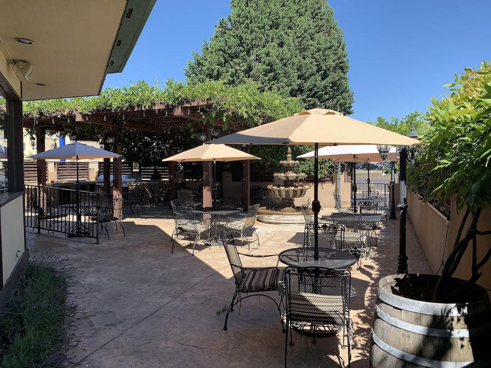 Rogue Regency Inn & Suites Medford Dış mekan fotoğraf
