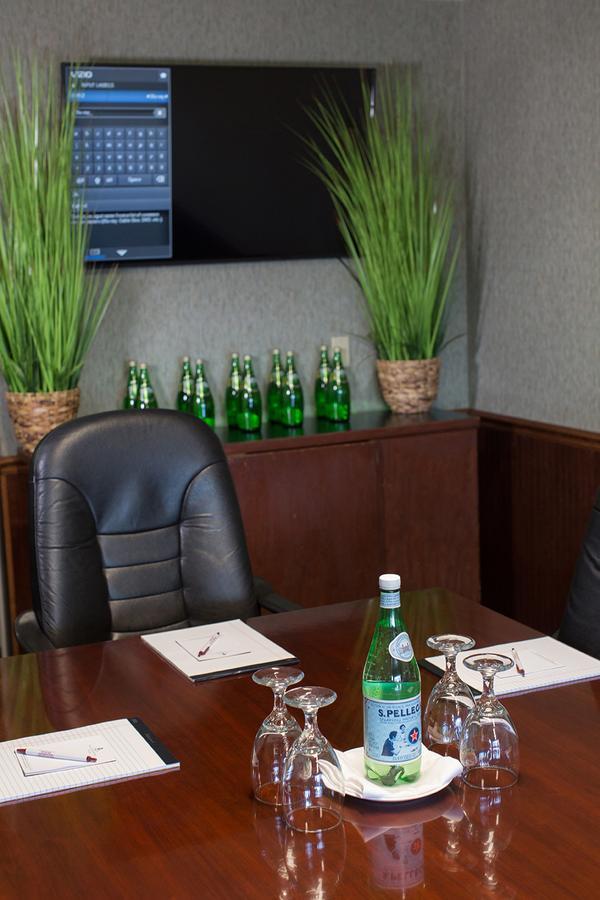 Rogue Regency Inn & Suites Medford Dış mekan fotoğraf