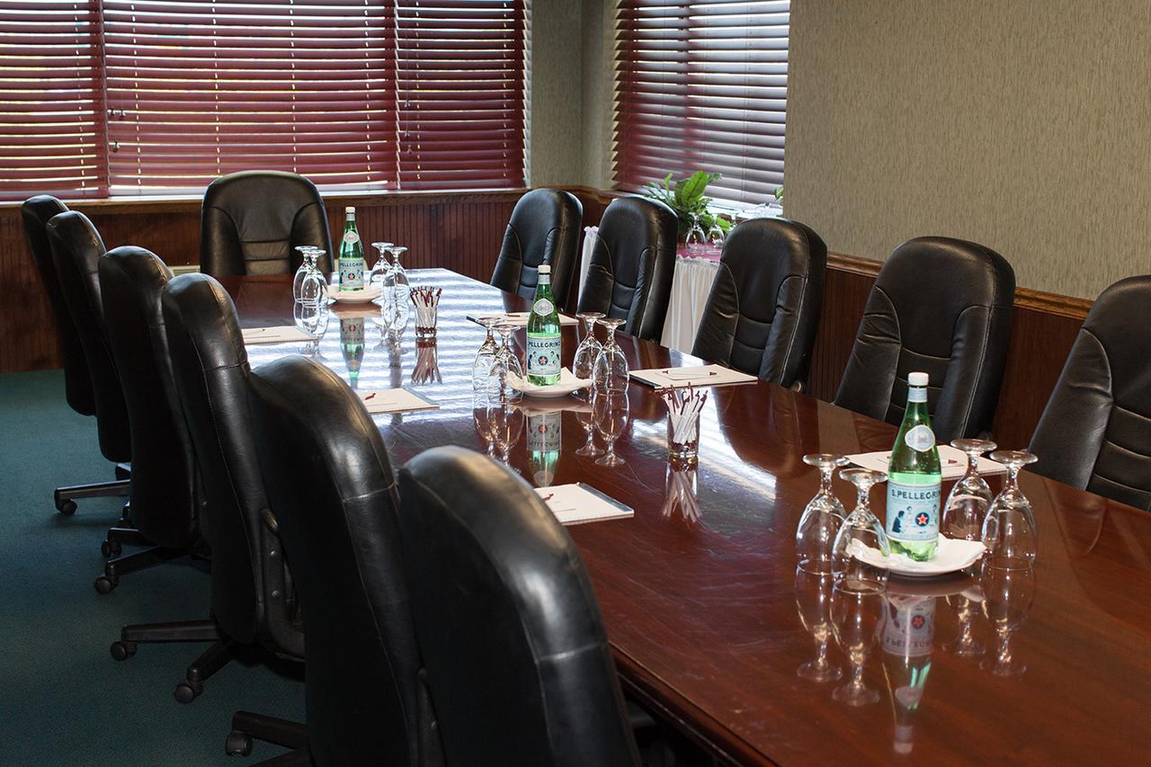 Rogue Regency Inn & Suites Medford Dış mekan fotoğraf
