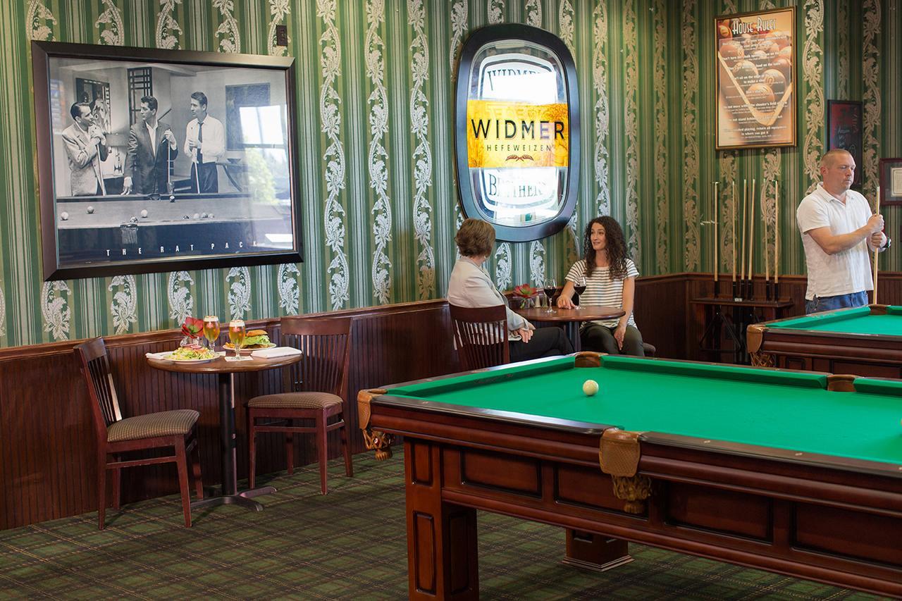Rogue Regency Inn & Suites Medford Dış mekan fotoğraf